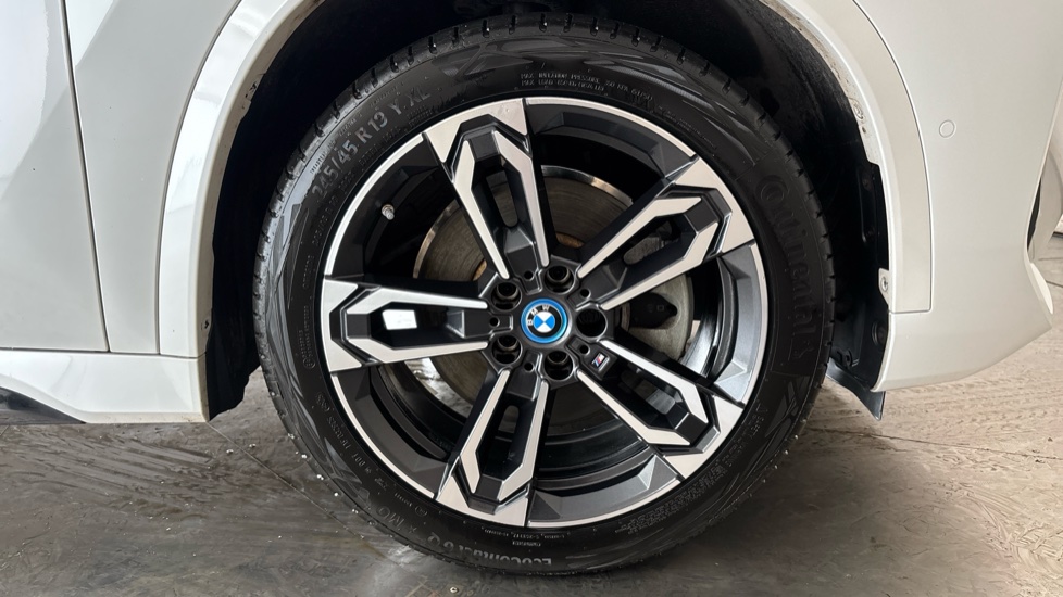BMW iX1 Image 20