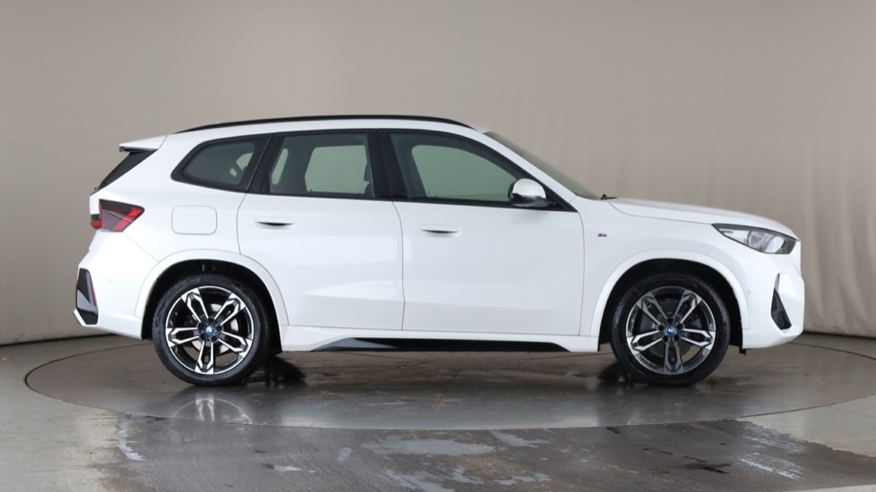 BMW iX1 Image 6