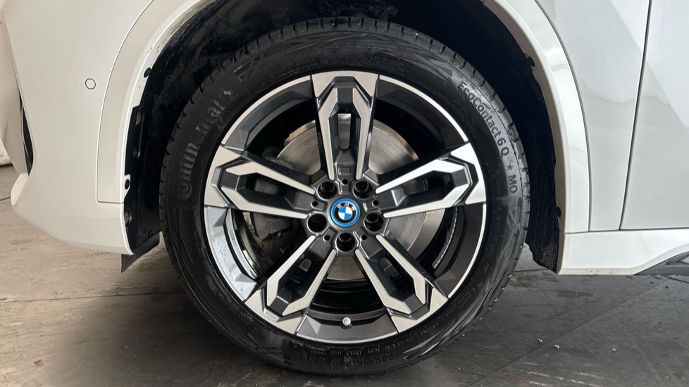 BMW iX1 Image 17