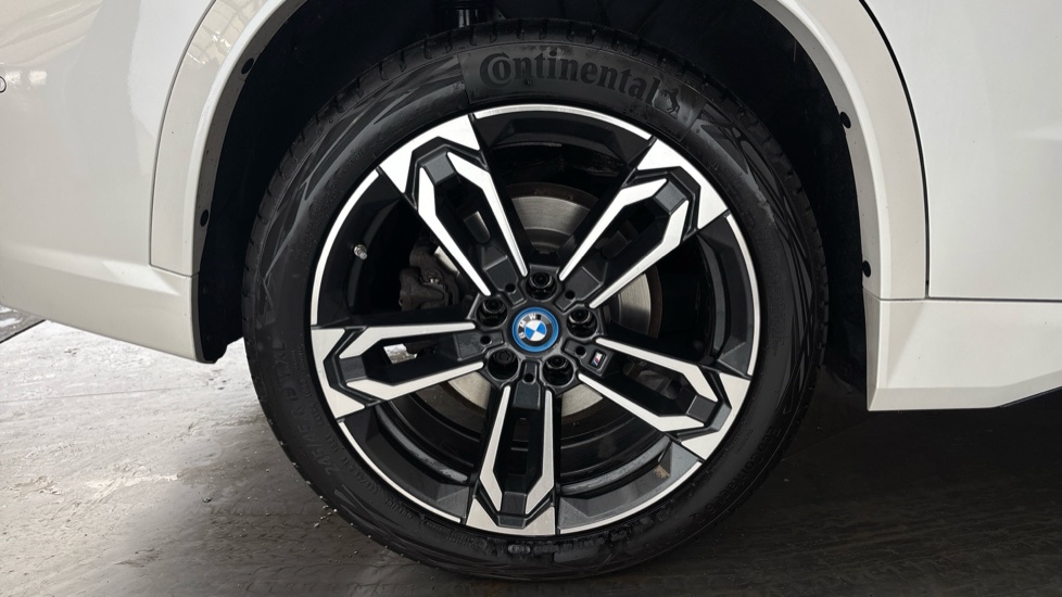 BMW iX1 Image 19