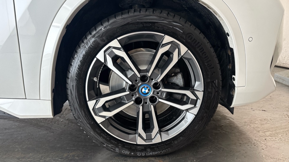 BMW iX1 Image 20