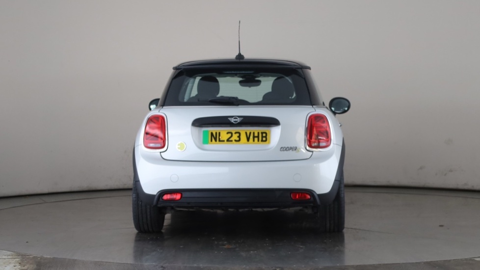 MINI HATCHBACK Image 4