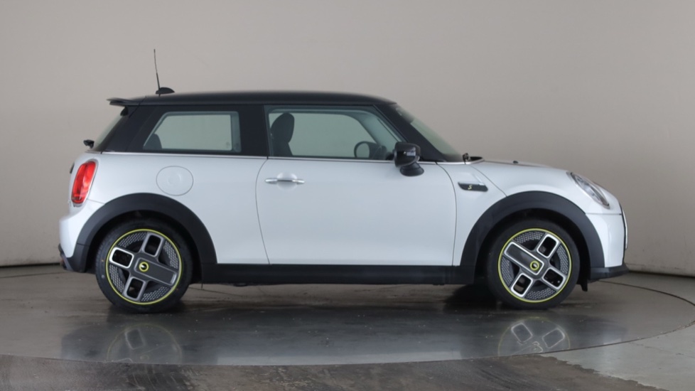 MINI HATCHBACK Image 6