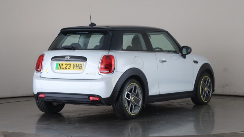 MINI HATCHBACK Image 5