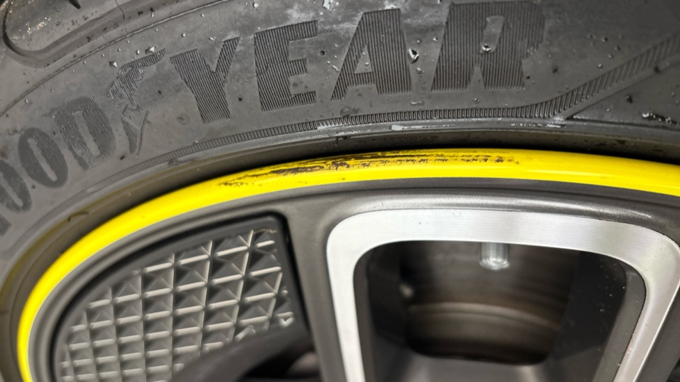 MINI HATCHBACK scuff