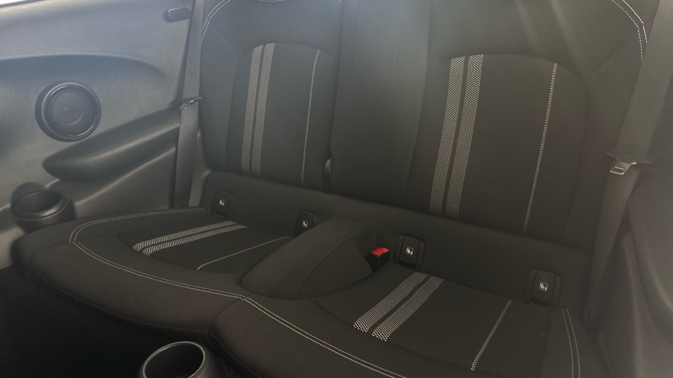 MINI HATCHBACK Image 14