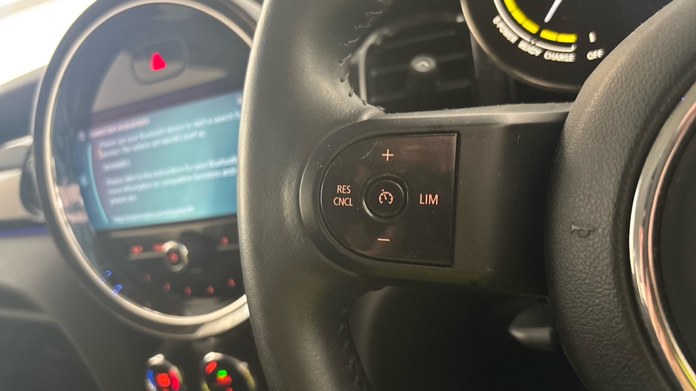 MINI HATCHBACK cruise control