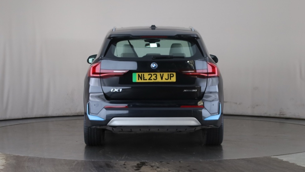 BMW iX1 Image 4