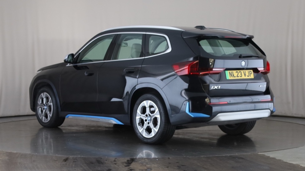 BMW iX1 Image 3
