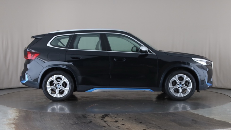 BMW iX1 Image 6