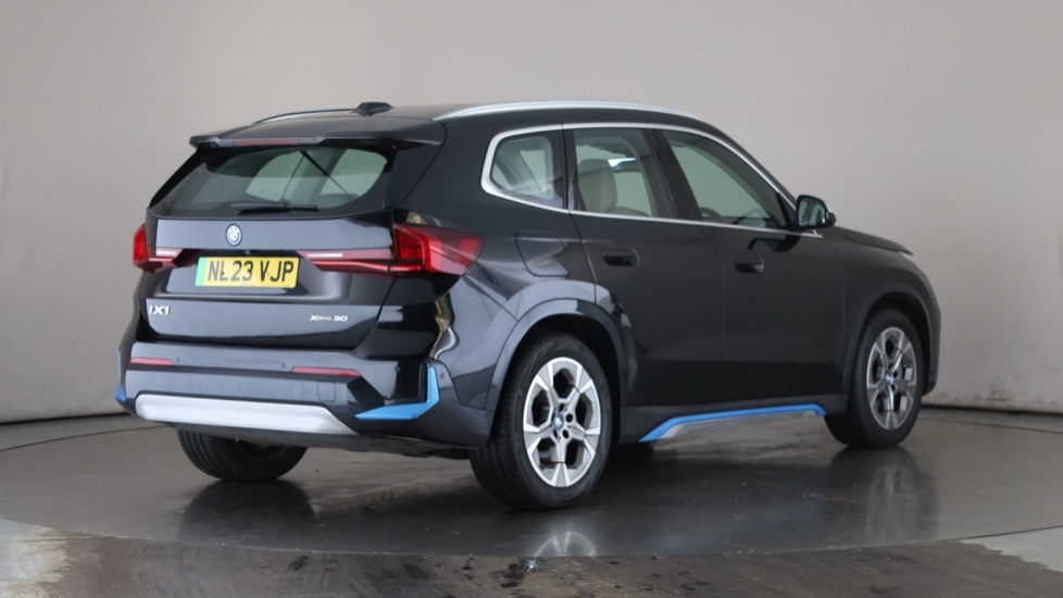 BMW iX1 Image 5