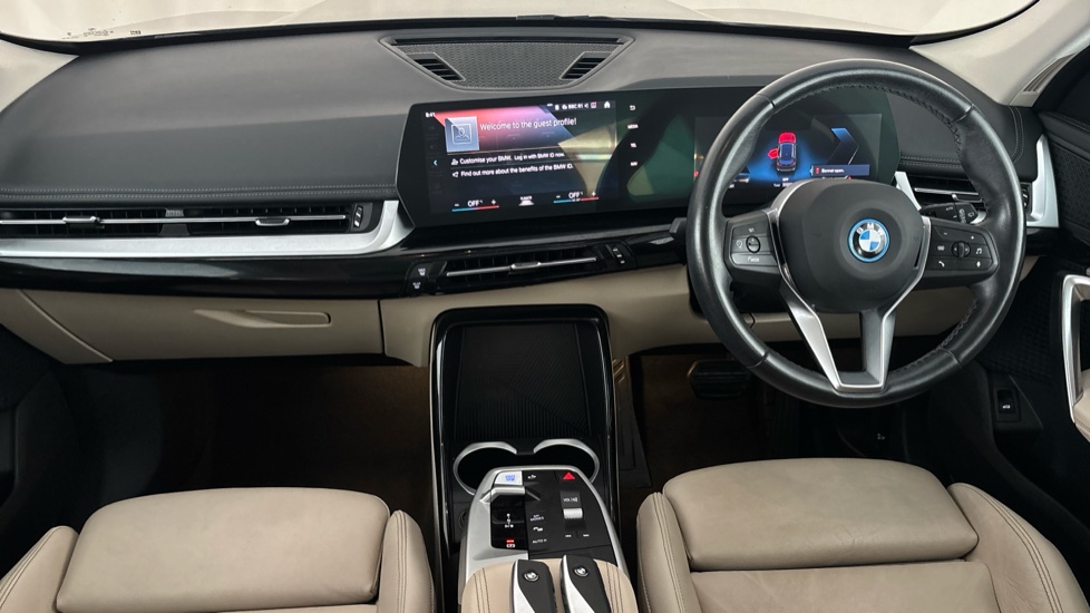 BMW iX1 Image 11