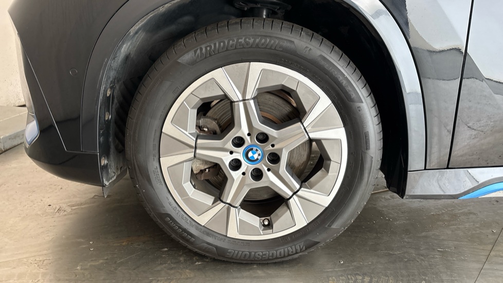BMW iX1 Image 17