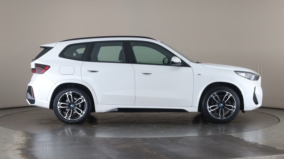 BMW iX1 Image 6