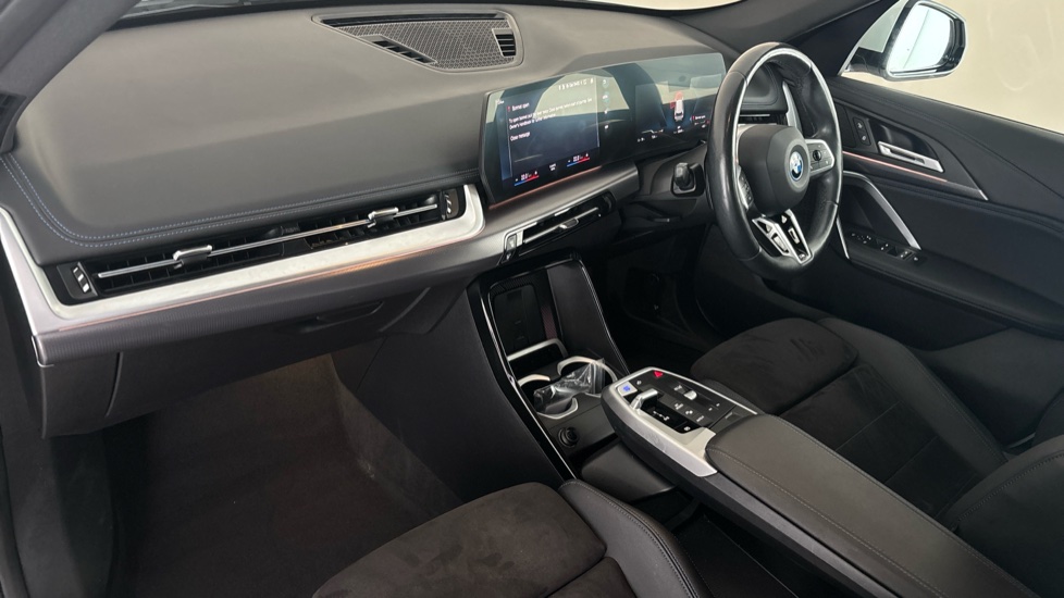 BMW iX1 Image 10