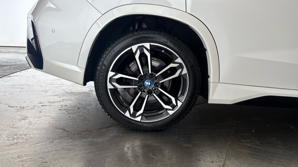BMW iX1 Image 19