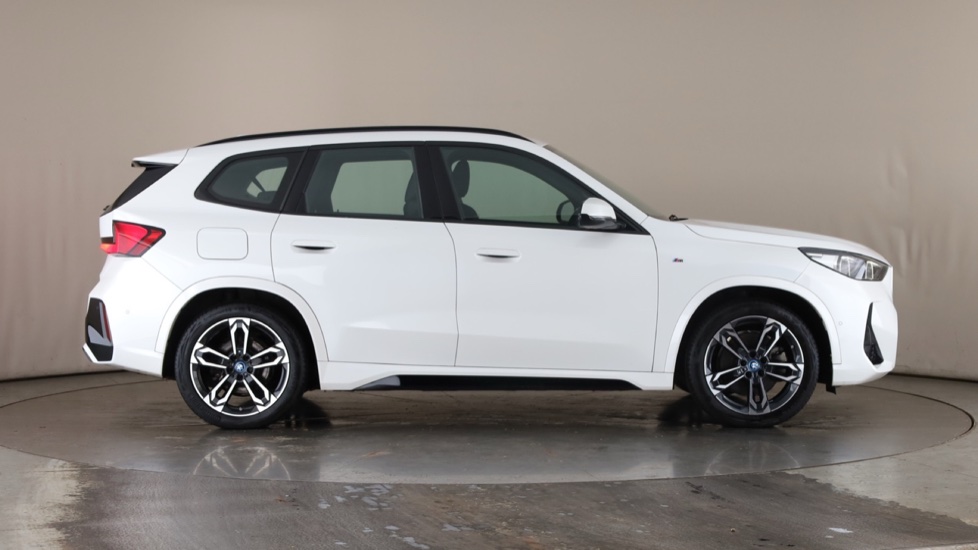 BMW iX1 Image 6