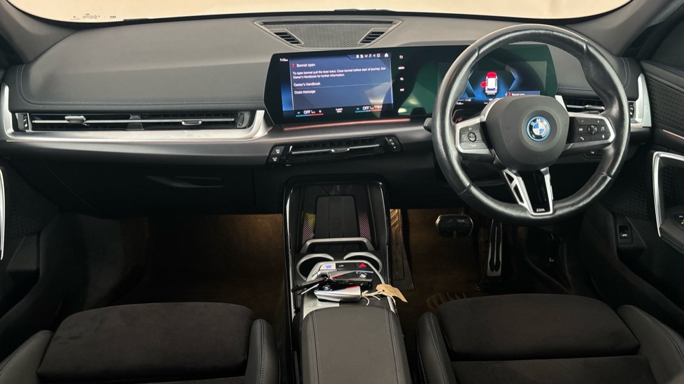 BMW iX1 Image 11