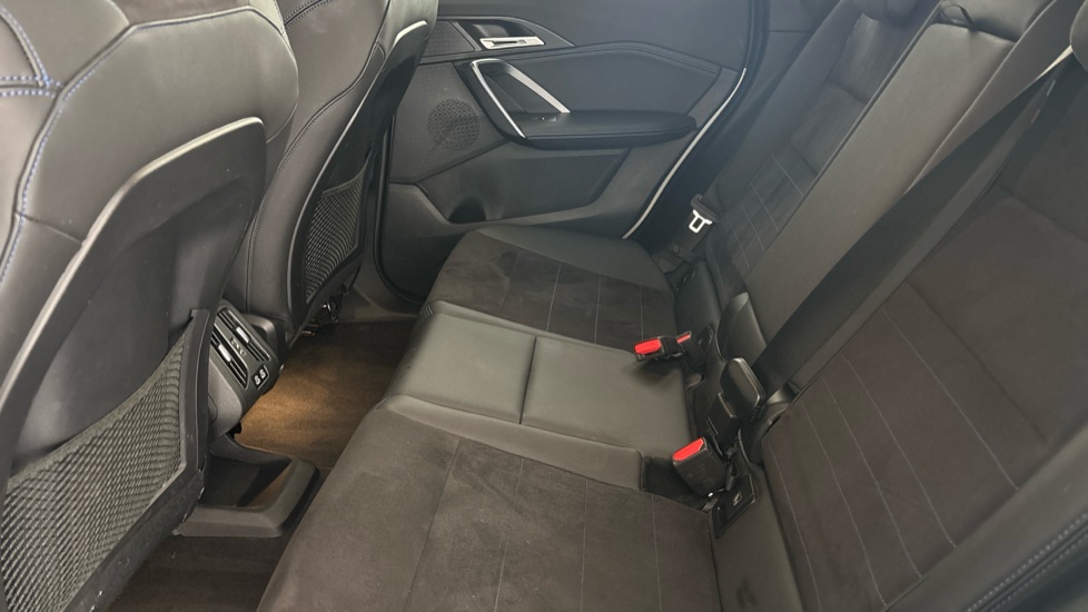 BMW iX1 Image 14
