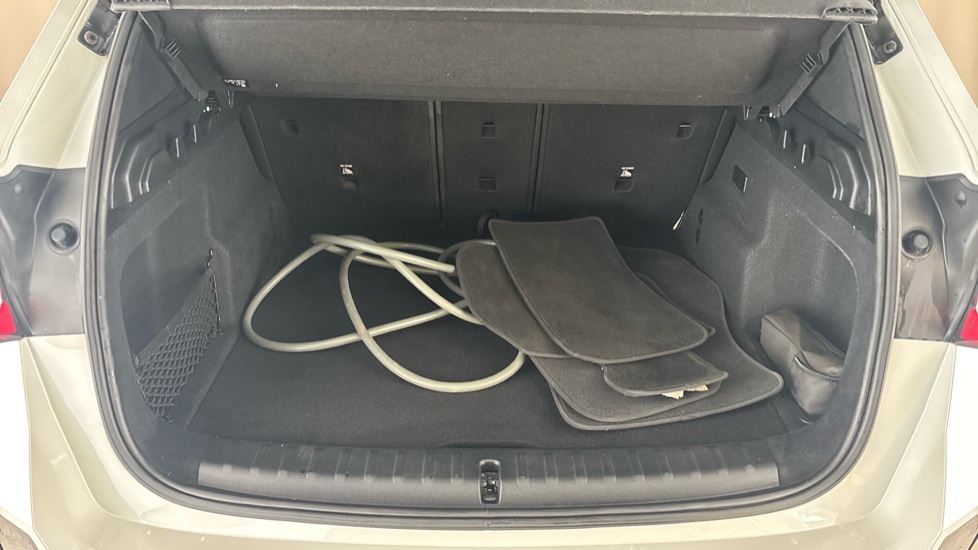 BMW iX1 Image 15