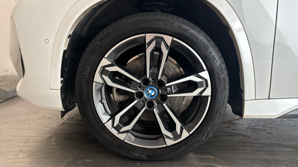 BMW iX1 Image 17