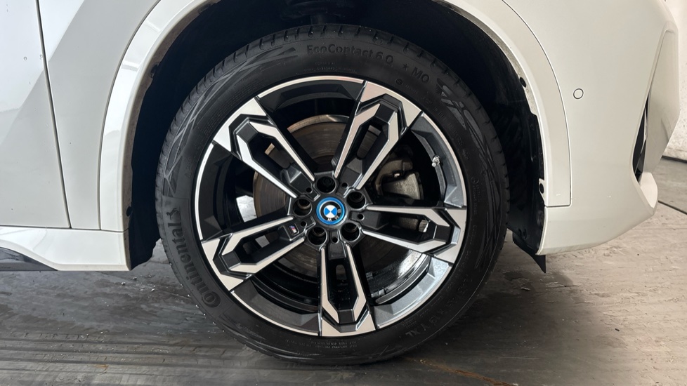 BMW iX1 Image 20