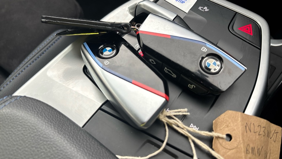 BMW iX1 2 keys