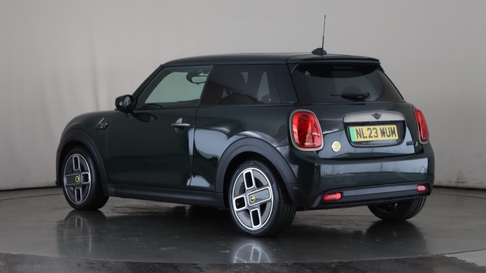 MINI HATCHBACK Image 3