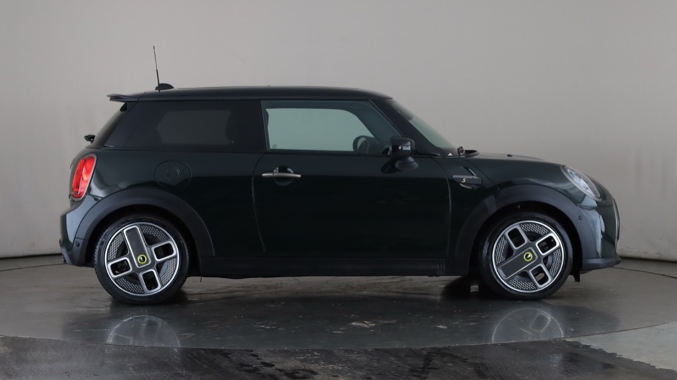 MINI HATCHBACK Image 6
