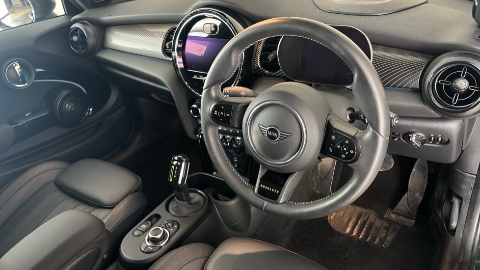 MINI HATCHBACK Image 9