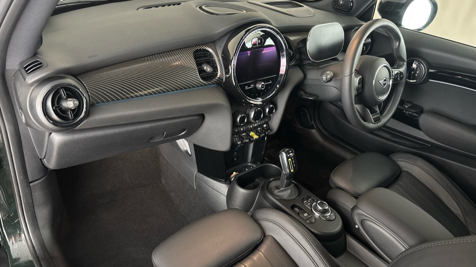 MINI HATCHBACK Image 10