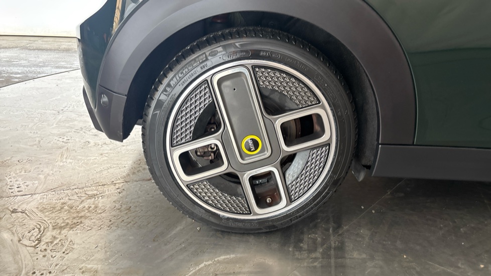 MINI HATCHBACK Image 19