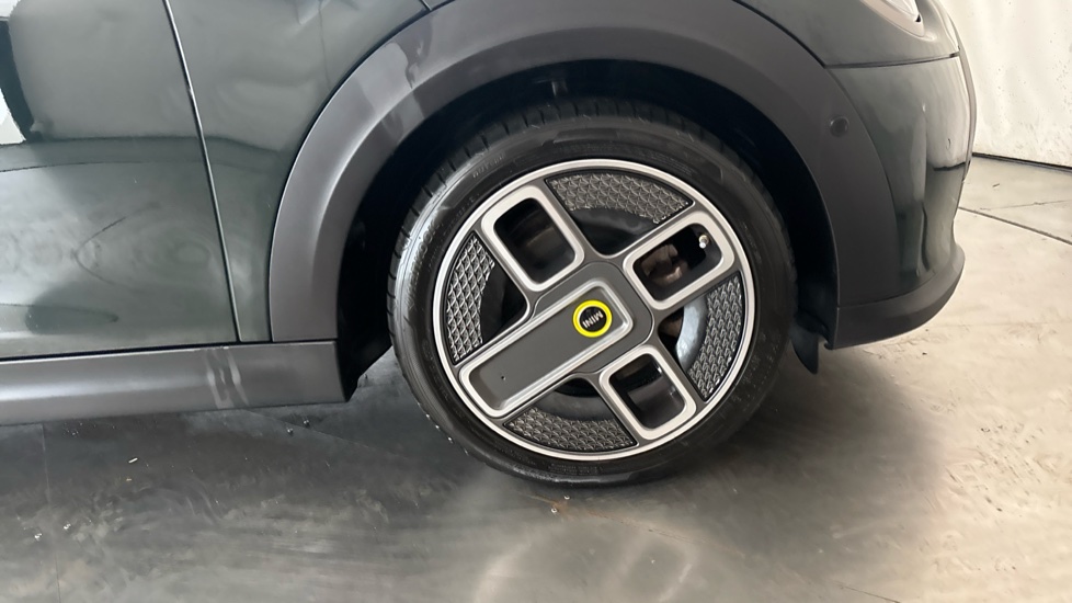 MINI HATCHBACK Image 20