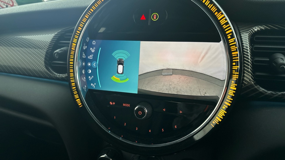 MINI HATCHBACK reverse camera