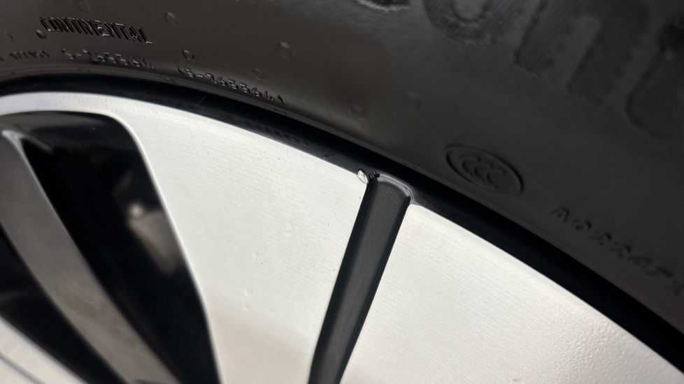 VOLVO C40 Scuff