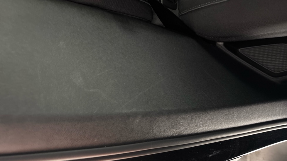 VOLVO XC40 Scratches