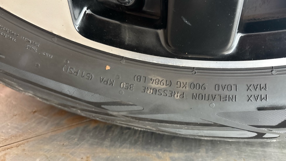 VOLVO XC40 Scuff