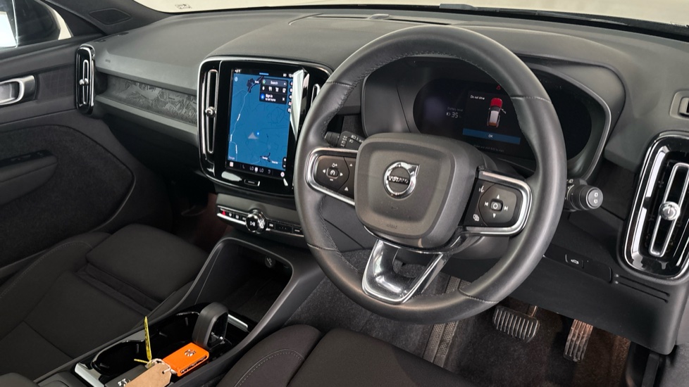 VOLVO XC40 Image 9