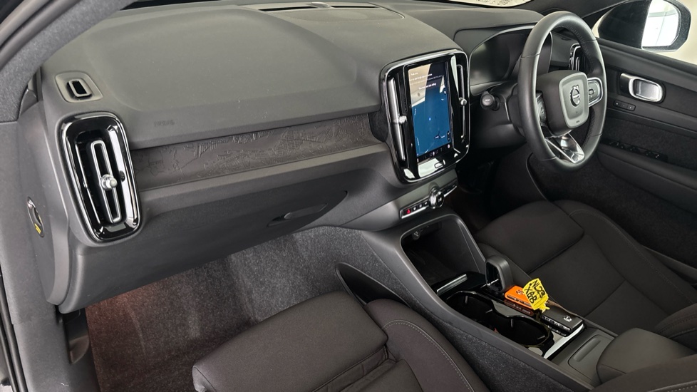 VOLVO XC40 Image 10