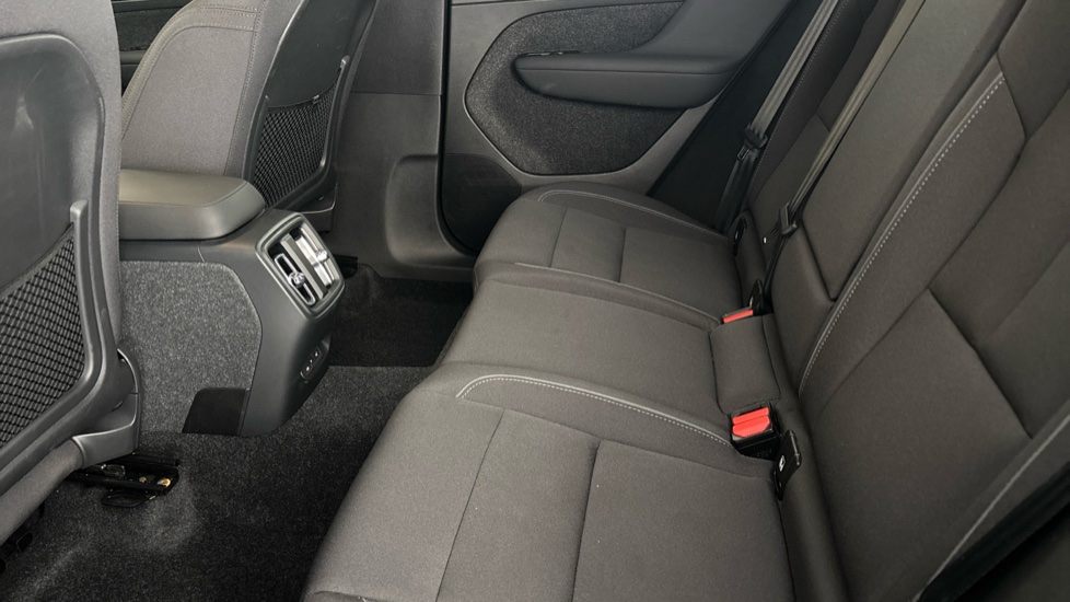 VOLVO XC40 Image 14