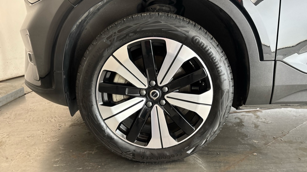 VOLVO XC40 Image 17
