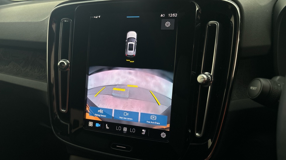 VOLVO XC40 reverse camera