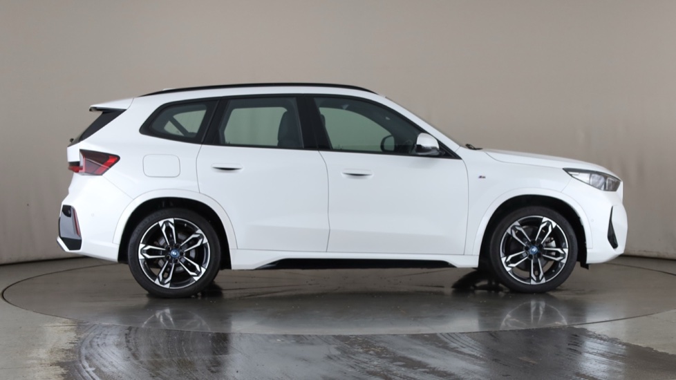 BMW iX1 Image 6