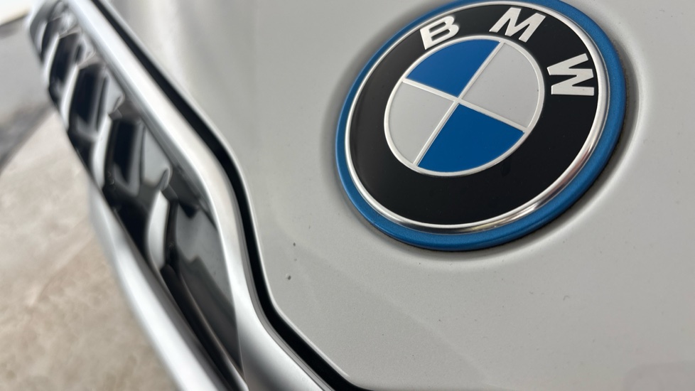 BMW iX1 Multiple chips