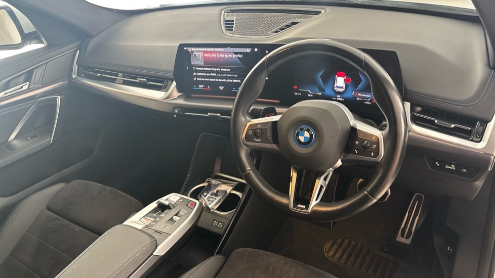 BMW iX1 Image 9