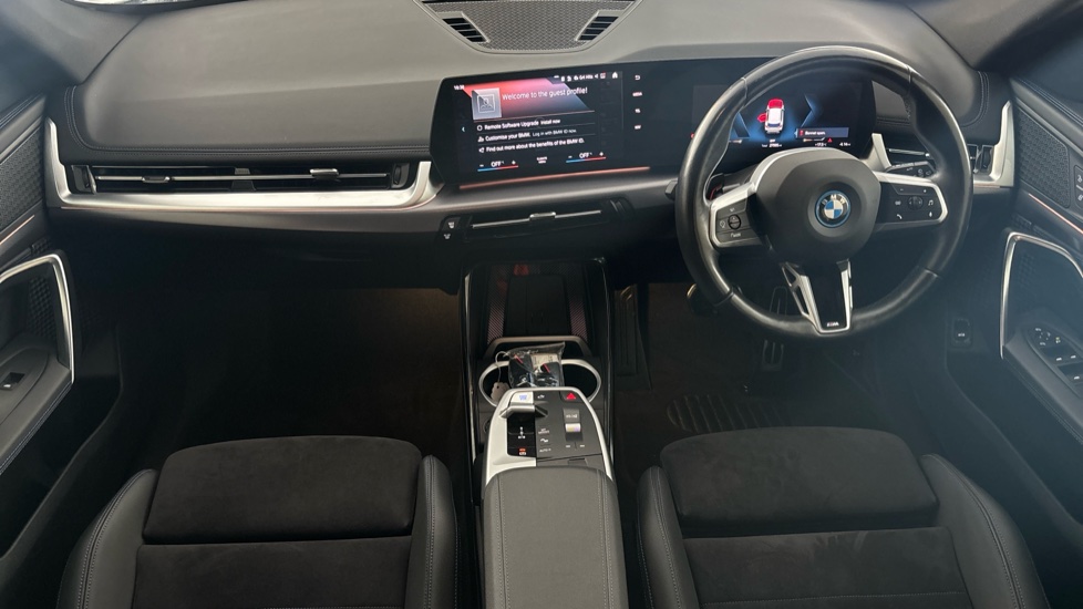 BMW iX1 Image 11