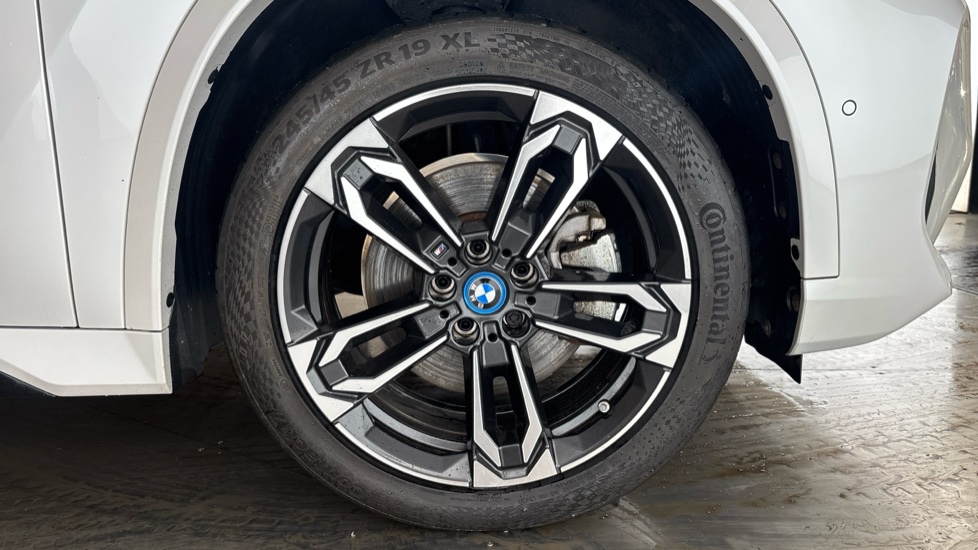 BMW iX1 Image 20
