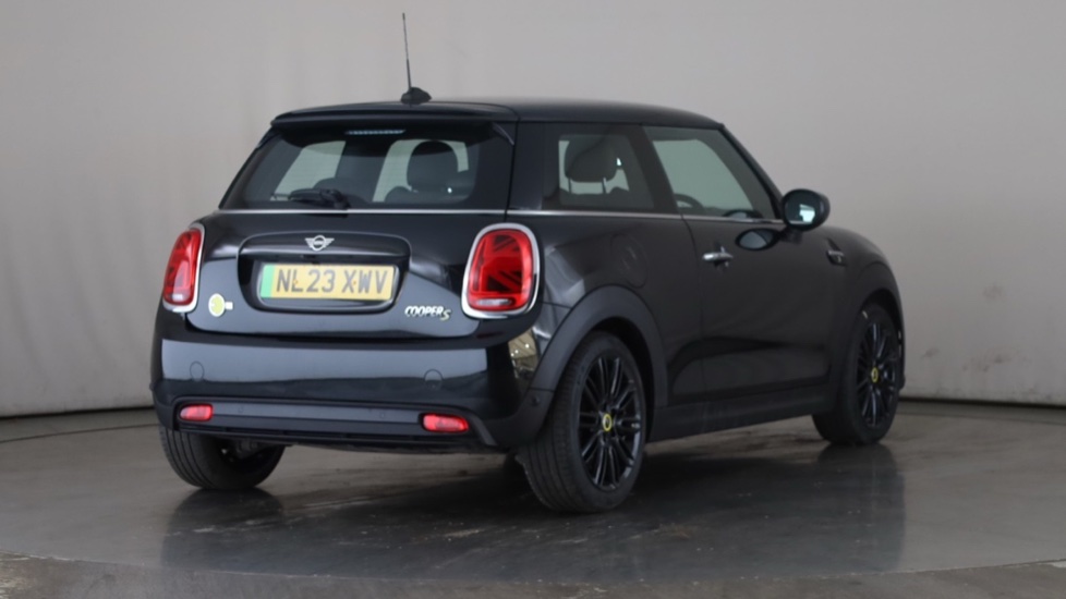 MINI HATCHBACK Image 5