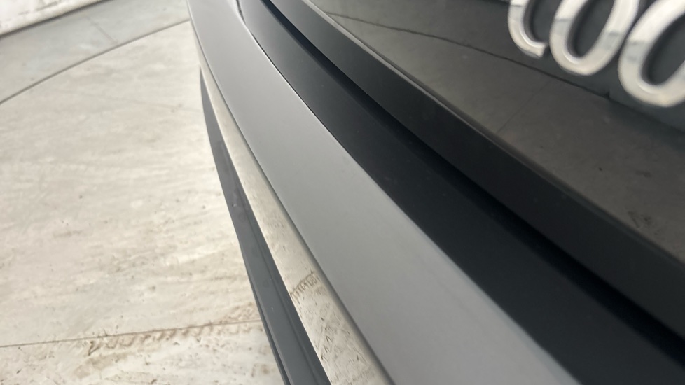 MINI HATCHBACK chips and dent
