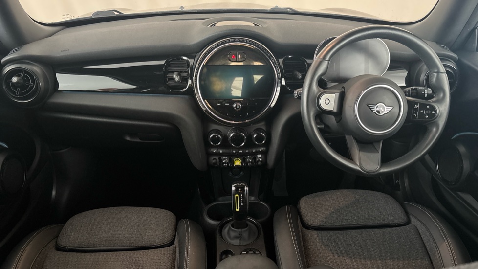 MINI HATCHBACK Image 11